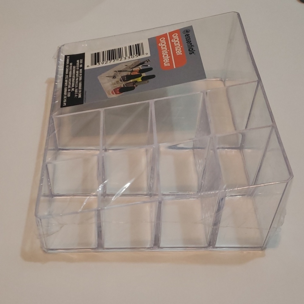 π¦ NWT Acrylic Organizers Make-up Organizer π - Picture 3 of 5